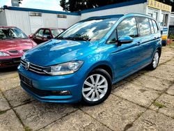 Blau Gebraucht 2018 VW Touran Comfortline Van / Kleinbus | 18.999 € (Guter Preis)