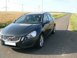 Gebraucht 2013 Volvo V60 Momentum Kombi | 13.750 € (Teuer)
