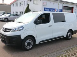 Jade weiss/arktis weiss Gebraucht 2022 Opel Vivaro-e Combi Edition Van | 22.500 € (Guter Preis)