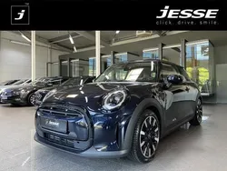 Enigmatic black metallic (metallic) Gebraucht 2022 Mini ONE Classic Kleinwagen | 20.489 € (Fairer Preis)