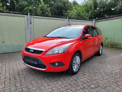 Rot Gebraucht 2009 Ford Focus Kombi | 2.700 € (Guter Preis)