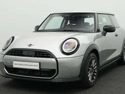 Grau Gebraucht 2024 Mini Cooper Classic Kleinwagen | 24.946 € (Fairer Preis)