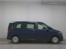 Blau Gebraucht 2021 Mercedes V220 Van / Kleinbus | 35.380 €