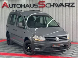 Grau Gebraucht 2017 VW Caddy Van / Kleinbus | 15.290 € (Fairer Preis)