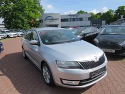 Silber Gebraucht 2013 Skoda Rapid Ambition Limousine | 9.890 € (Etwas zu teuer)