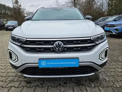 Pure white Gebraucht 2024 VW T-Roc Style SUV | 29.889 € (Fairer Preis)