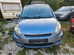 Grau Gebraucht 2009 Daihatsu Sirion Kleinwagen | 1.349 €