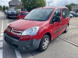 Rot Gebraucht 2011 Citroën Berlingo Attraction Van / Kleinbus | 3.700 € (Guter Preis)