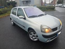 Silber Gebraucht 2004 Renault Clio II Privilege Limousine | 1.150 € (Guter Preis)