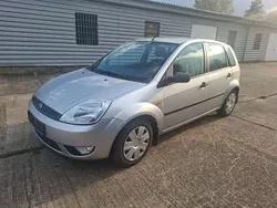Polarsilber metallic Gebraucht 2004 Ford Fiesta Futura Kleinwagen | 1.699 € (Fairer Preis)