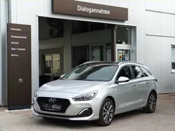Silber Gebraucht 2019 Hyundai i30 Premium Kombi | 16.490 € (Guter Preis)