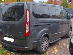 Grau Gebraucht 2021 Ford Tourneo Titanium Van / Kleinbus | 31.500 € (Superpreis)