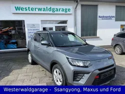 Platinum gray metallic Neu 2024 Ssangyong Tivoli Quartz SUV | 28.950 € (Teuer)