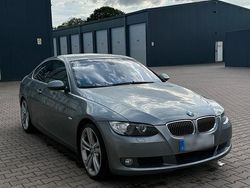 Grau Gebraucht 2007 BMW 330 Coupé | 9.000 € (Superpreis)