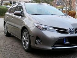 Grau Gebraucht 2014 Toyota Auris Hybrid Executive Kombi | 14.200 € (Fairer Preis)
