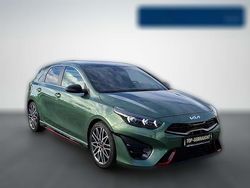 Grün metallic Gebraucht 2023 Kia Ceed GT | 31.660 € (Etwas zu teuer)