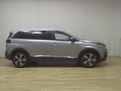 Grau Gebraucht 2020 Peugeot 5008 Allure SUV | 20.980 € (Fairer Preis)