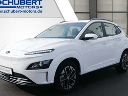 Atlas white / sol Gebraucht 2023 Hyundai Kona Select SUV | 20.900 € (Guter Preis)