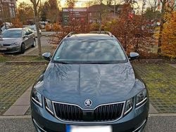 Grau Gebraucht 2020 Skoda Octavia Style Kombi | 15.490 € (Guter Preis)