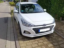 Weiß Gebraucht 2019 Hyundai i20 Trend Limousine | 9.500 € (Superpreis)