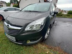 Grau Gebraucht 2015 Opel Meriva Van / Kleinbus | 6.000 €