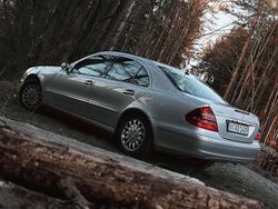 Grau Gebraucht 2004 Mercedes E240 Elegance Limousine | 2.900 € (Guter Preis)