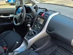 Grau Gebraucht 2012 Toyota Auris Live Limousine | 6.500 € (Guter Preis)