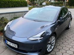 Grau Gebraucht 2020 Tesla Model 3 Limousine | 27.700 € (Etwas zu teuer)