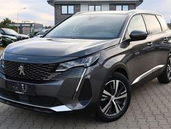 Grau Gebraucht 2021 Peugeot 5008 Allure Van / Kleinbus | 20.825 € (Superpreis)
