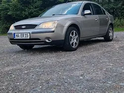 Beige Gebraucht 2001 Ford Mondeo Limousine | 1.700 € (Etwas zu teuer)
