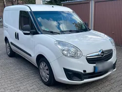Weiß Gebraucht 2012 Opel Combo Van / Kleinbus | 4.000 € (Fairer Preis)