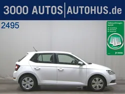 Weiss Gebraucht 2021 Skoda Fabia Ambition Limousine | 11.980 € (Guter Preis)