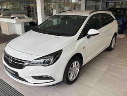 Weiß Gebraucht 2018 Opel Astra Limousine | 8.990 € (Guter Preis)