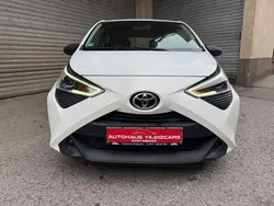 Weiß Gebraucht 2021 Toyota Aygo Cool Kleinwagen | 8.995 € (Fairer Preis)
