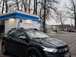 Schwarz Gebraucht 2023 Dacia Sandero Expression Limousine | 17.900 €