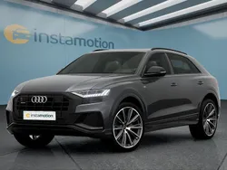 Grau Gebraucht 2021 Audi Q8 SUV | 64.199 € (Fairer Preis)