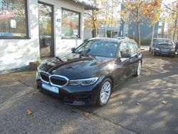 Schwarz Gebraucht 2022 BMW 318 Advantage Kombi | 17.950 € (Guter Preis)