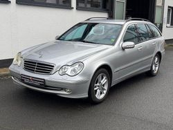 Grau Gebraucht 2003 Mercedes C220 Avantgarde Limousine | 2.680 € (Fairer Preis)