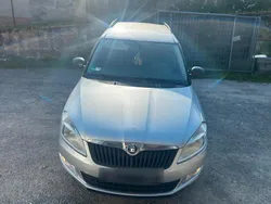 Silber Gebraucht 2015 Skoda Roomster Kombi | 5.350 € (Guter Preis)