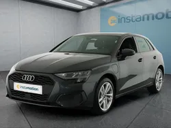 Grau Gebraucht 2022 Audi A3 e-tron Kleinwagen | 22.349 € (Guter Preis)