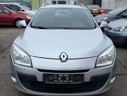 Silber Gebraucht 2011 Renault Mégane GrandTour Kombi | 3.500 € (Fairer Preis)