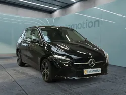 Schwarz Gebraucht 2024 Mercedes B200 Van / Kleinbus | 52.850 €