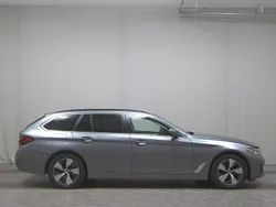 Grau Gebraucht 2023 BMW 520 Performance Kombi | 30.780 € (Superpreis)