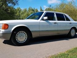 Weiß Gebraucht 1987 Mercedes 560 Limousine | 29.950 €