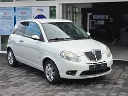 Weiß Gebraucht 2009 Lancia Ypsilon Kleinwagen | 1.950 € (Fairer Preis)