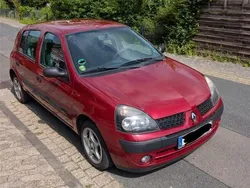 Rot Gebraucht 2002 Renault Clio II Expression Kleinwagen | 1.200 € (Guter Preis)
