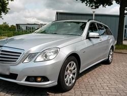 Silber Gebraucht 2010 Mercedes E250 Kombi | 6.900 €