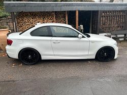 Weiß Gebraucht 2009 BMW 135 Coupé Coupé | 20.999 €