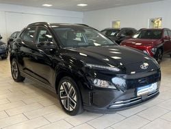 Schwarz phantom black / mic Gebraucht 2021 Hyundai Kona Select SUV | 15.740 € (Guter Preis)