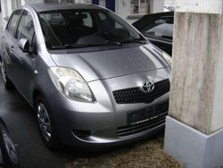 Grau Gebraucht 2006 Toyota Yaris Kleinwagen | 2.900 € (Fairer Preis)